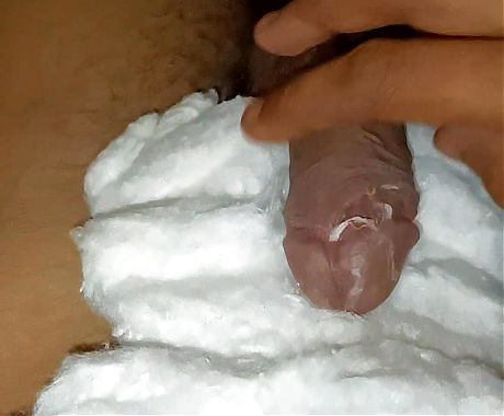 Masturbation in surgical cotton of big dick and having cum