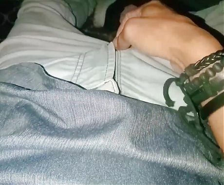 18-year-old boy jerks his dick off as soon as he wakes up