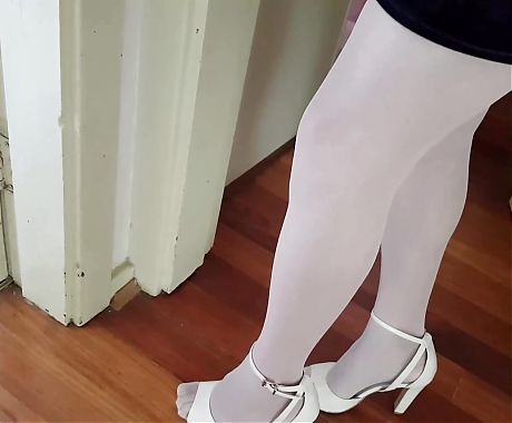 Dani Leg wearing White Pantyhose and Sexy Highheels Cums Big